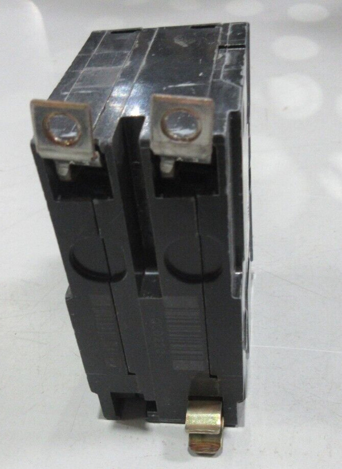 LOT OF 10 Square D QOB220 20 Circuit Breakers