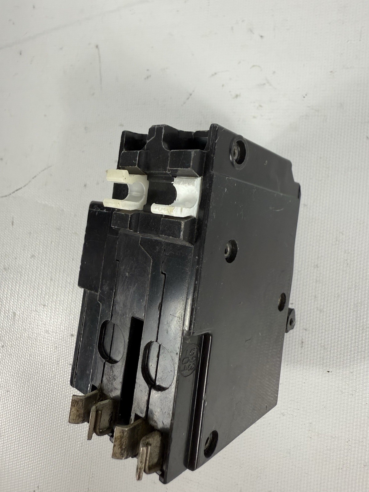 Square D QO21001021 Plug On 100A Circuit Breaker, Shunt Trip, 2 Pole, 100 AMP