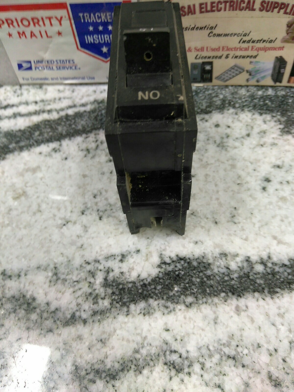 GE TYPE TQL-AC 15AMP, 1 POLE, 120/240VAC GROVE CIRCUIT BREAKER / CHIPS (20CB3