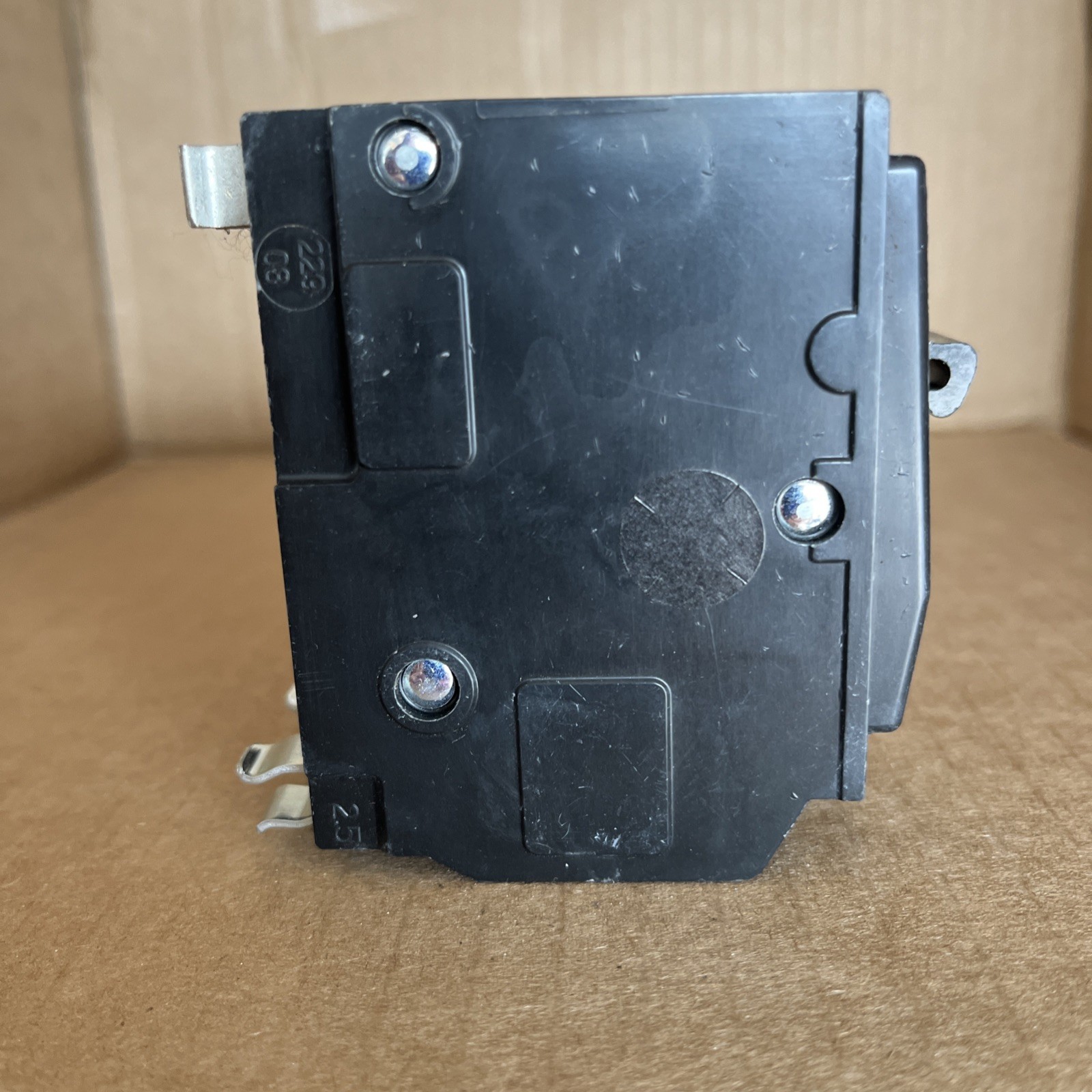 Square D Circuit Breaker | 35a | 2-Pole | 120/240V | 10kA | Clip-On