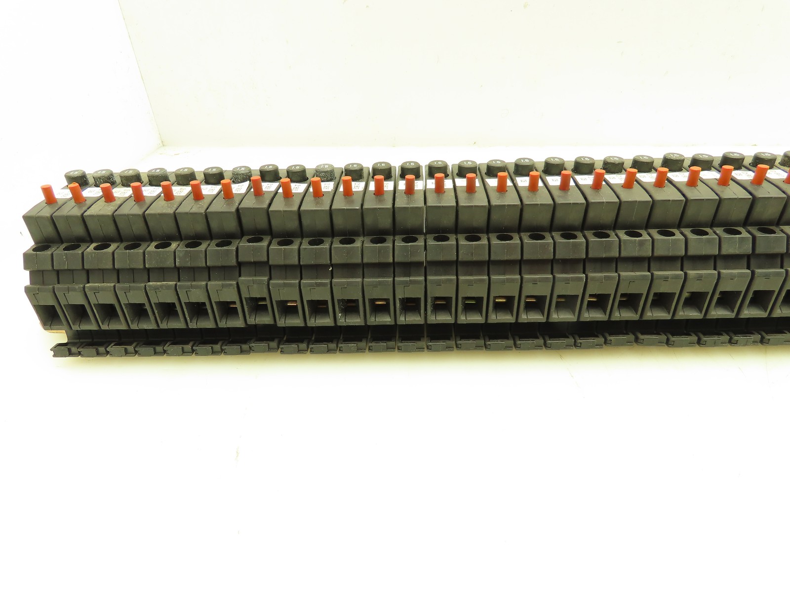 Allen Bradley 1492-GH015 Circuit Breaker Din Rail 250V 1.5A Trip Ser B Lot of 45