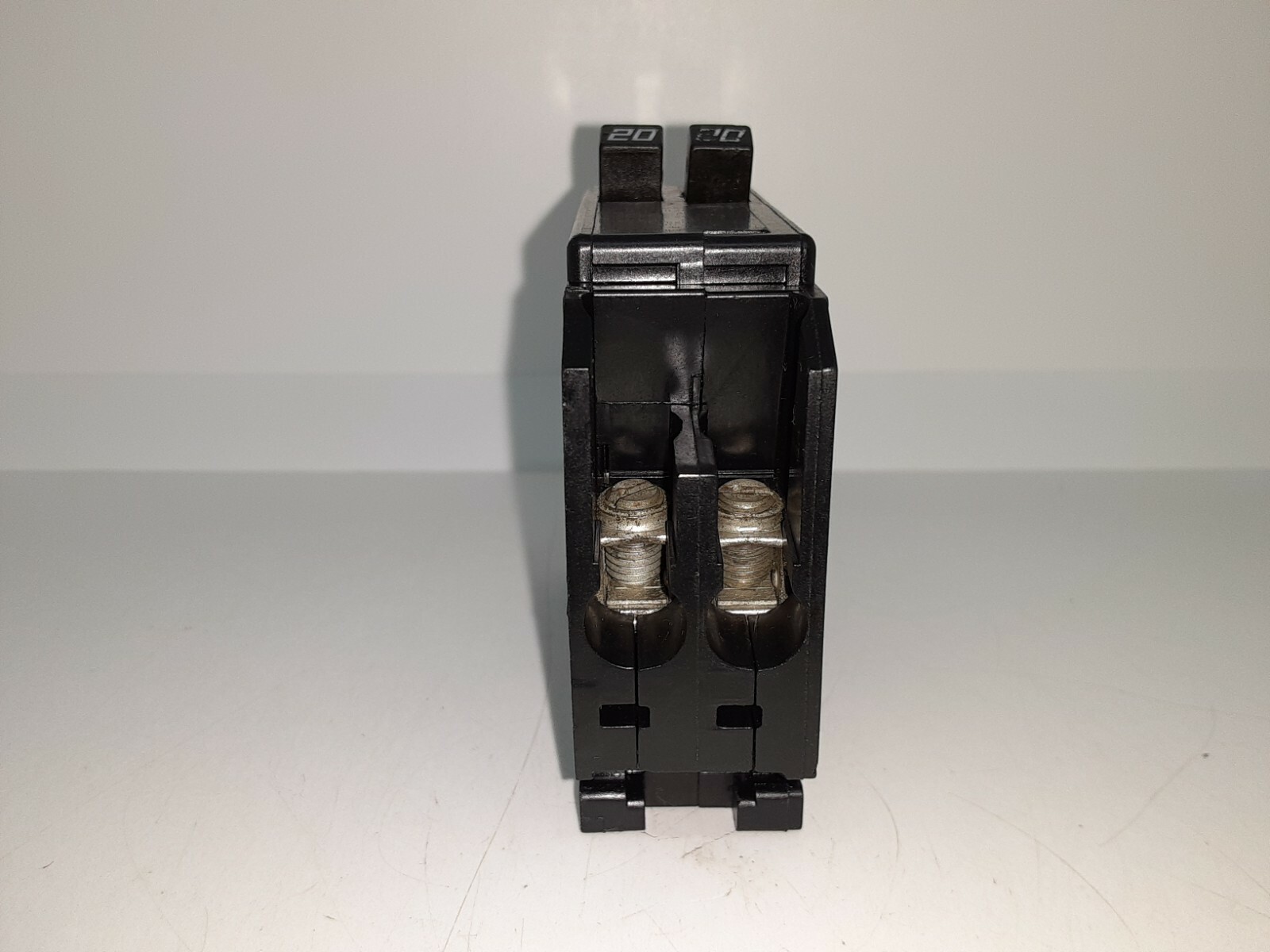 CHALLENGER A2020 20 amp 2 pole TANDEM TWIN Circuit Breaker 120/240 volt Type A