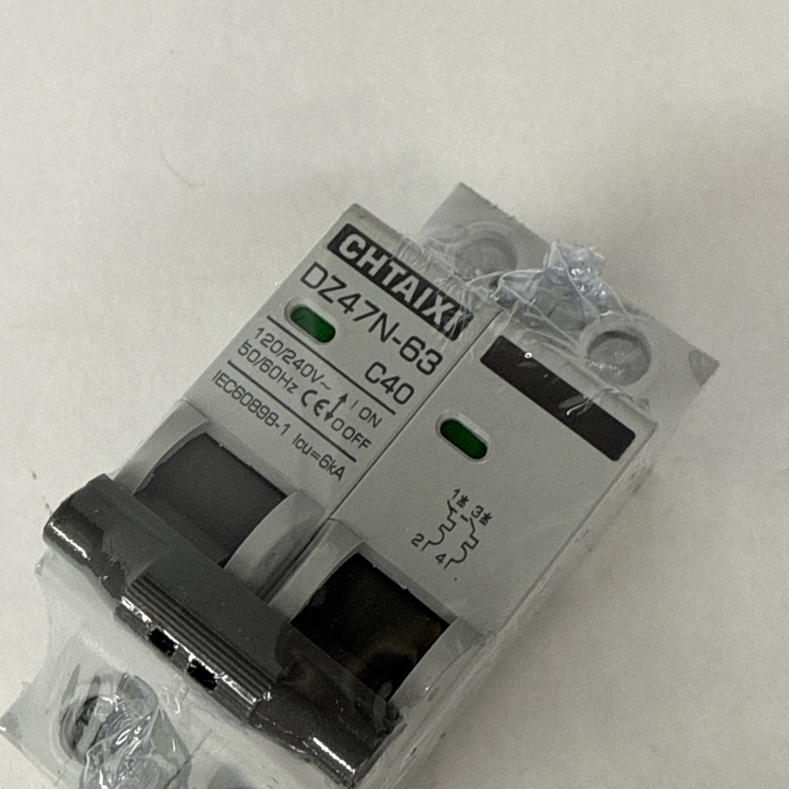 Chtaixi Circuit Breaker – DZ47N-63 C40 2-Pole 120/240V-50/60Hz