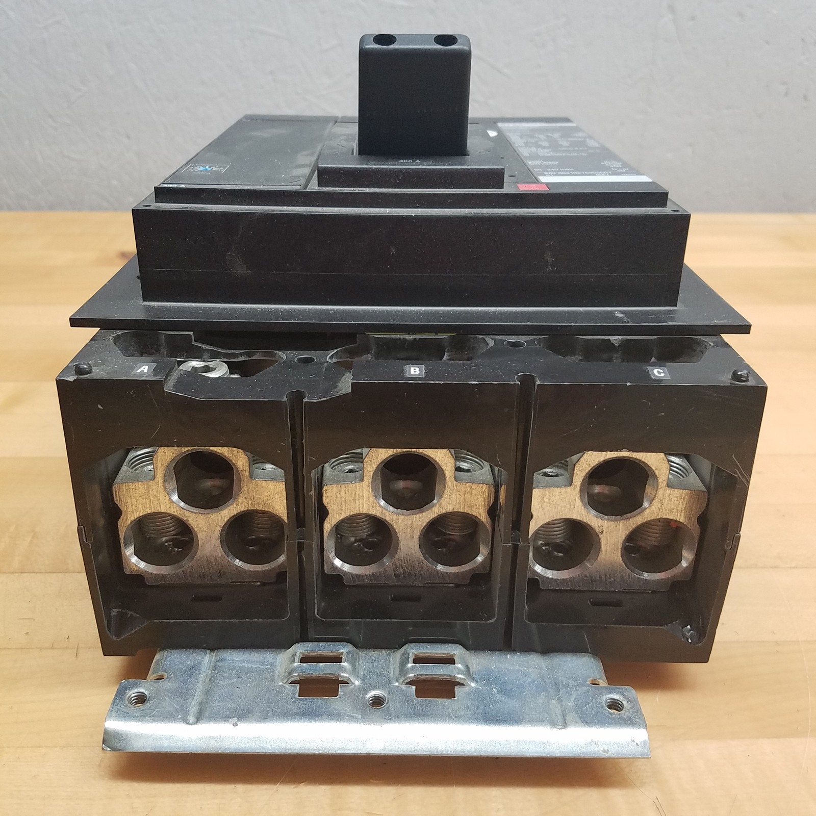 Square D MJA36400 PowerPact Circuit Breaker, 400A, 50/60Hz, 3 Pole, 600V – USED
