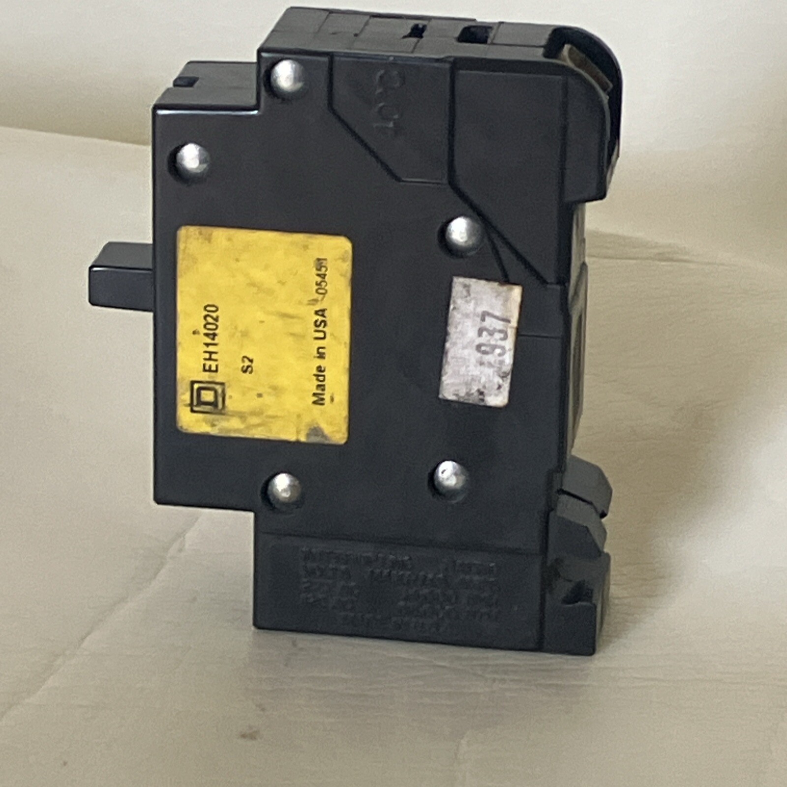 Square D single pole 20 amp Circuit Breaker Cat# EH14020 Buy more and save $$$