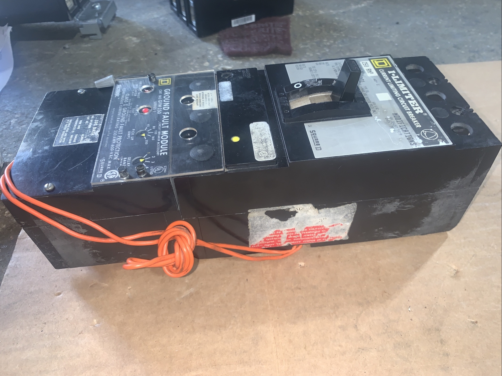 SQUARE D IKF36250G1021 250A CIRCUIT BREAKER 3 POLE W/ GFM250 Ground Fault