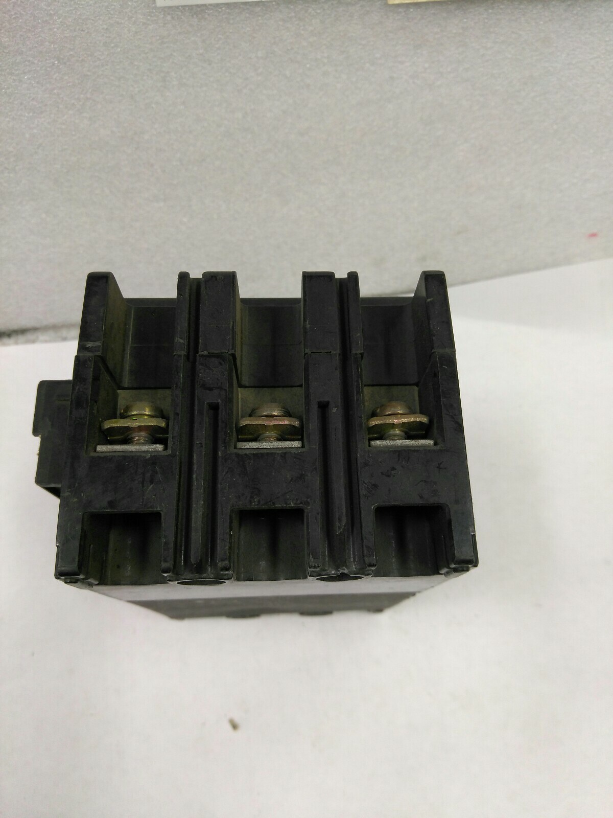 Mitsubishi Motor Breaker, MB30-SS, 4 Amp, 3 Pole, 500VAC WITH AUXILIARY (21CB2