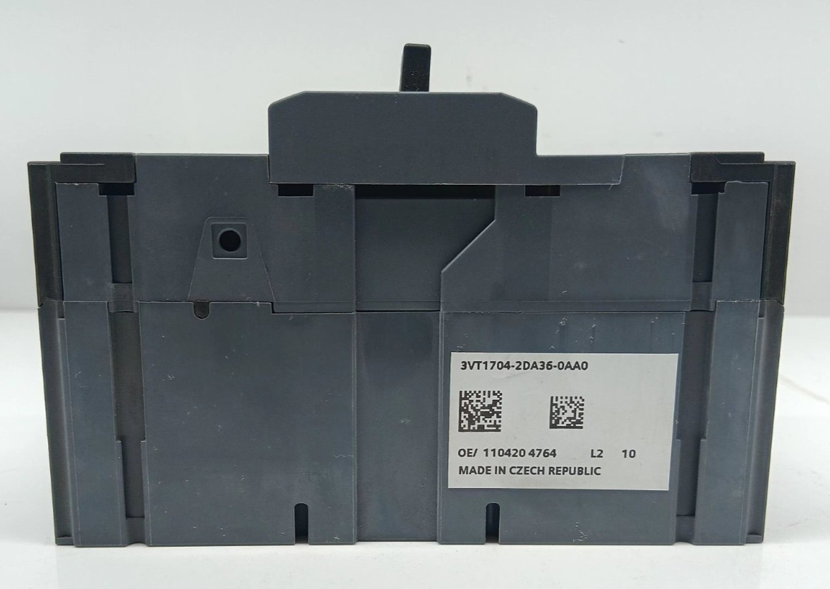 SIEMENS 3VT1 3 POLE 40 AMPS CIRCUIT BREAKER 3VT1704-2DA36-0AA0