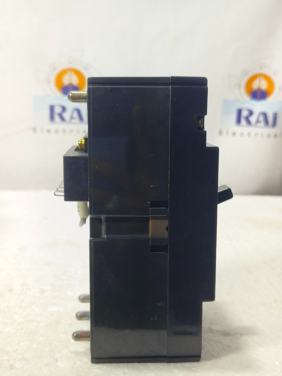 TERASAKI TEMBREAK XS100NB 3POLE 15A CIRCUIT BREAKER WITH 200-480 VAC SHUNT TRIP