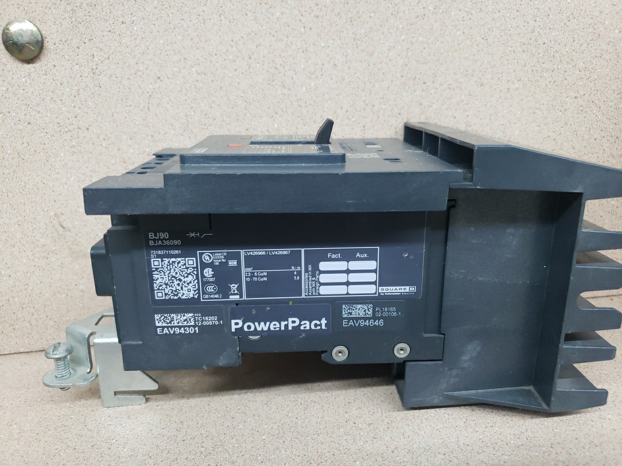 SQUARE D BJA36090 90 AMP 3 POLE 600V 65KA POWERPACT CIRCUIT BREAKER
