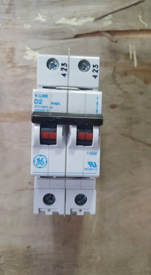 GE D2 V37202 V-LINE CIRCUIT BREAKER W162