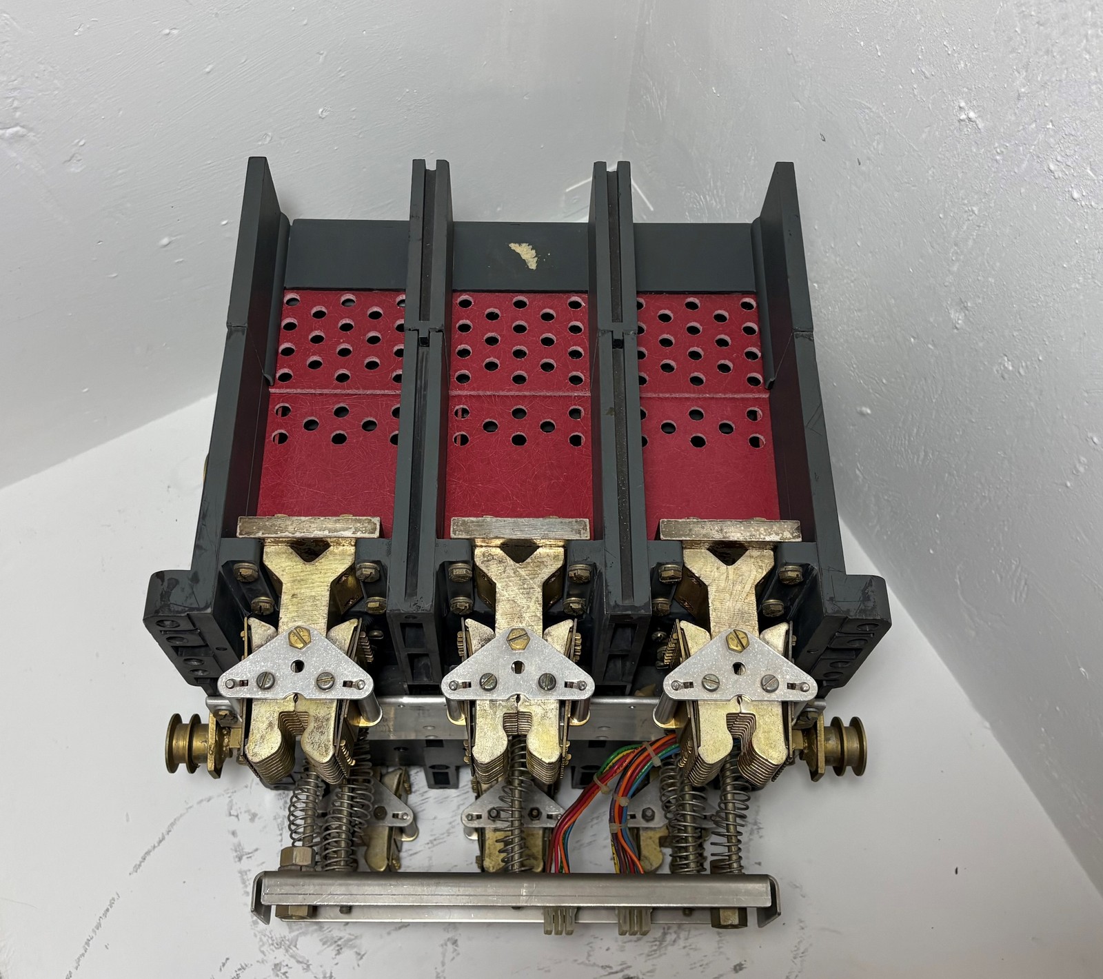 Westinghouse SPB 100 1600A LSIG Pow-R Breaker w/ 1600 Amp Plug SPB100 3P Ground