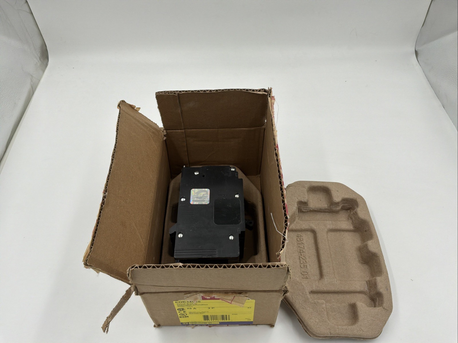 Square D EDB34025 Circuit Breaker, Open box 25a, 3 pole