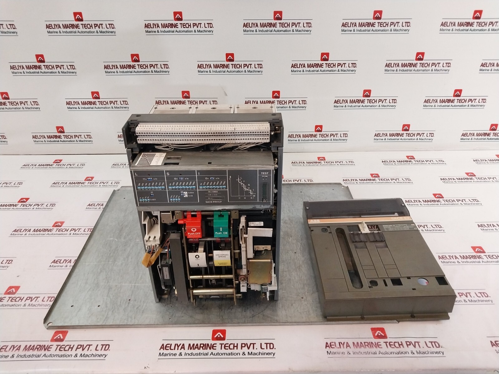ABB SACE E2N 12 Circuit Breaker 690V 55KA X 1S 110-120V 50-60HZ 1250A