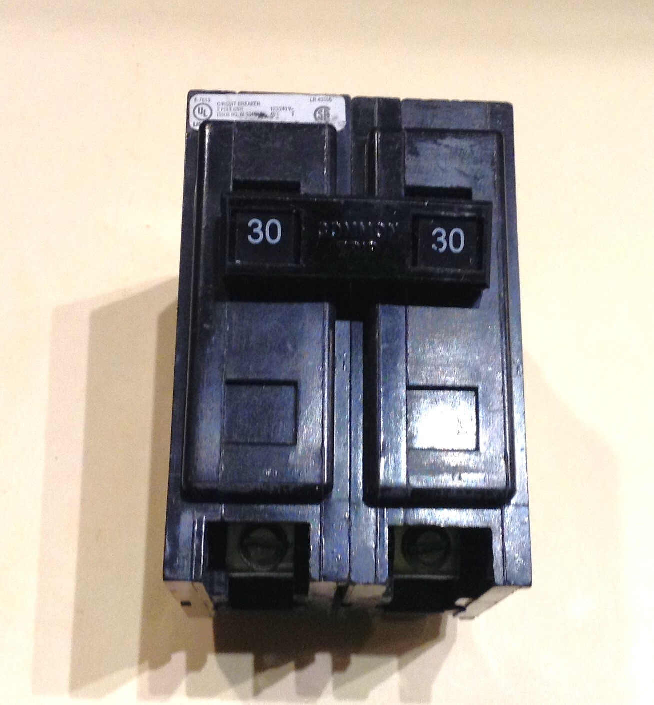 Cutler Hammer QBHW2030 Circuit Breaker 2 Pole 30 Amp Bolt on Quick Lag