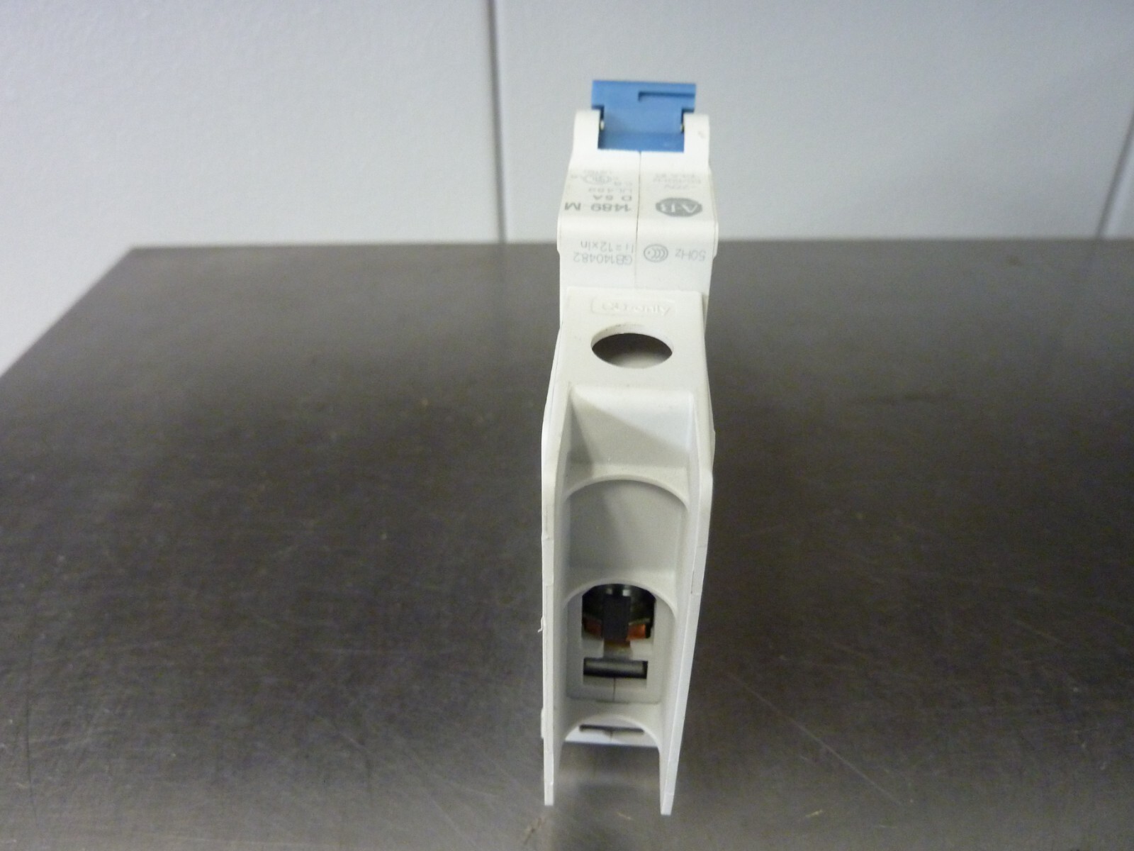 A-B Allen Bradley 1489-M D 5A (1489-M1D050) Circuit Breaker Ser-D (30403)