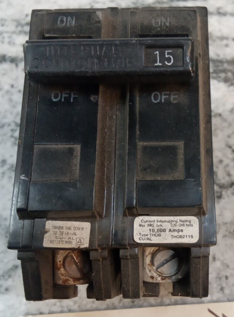 General Electric/BREAKER/ THQB2115/15A/2P/240V/ Bolt On/THQB/GROVE/USE (C#23