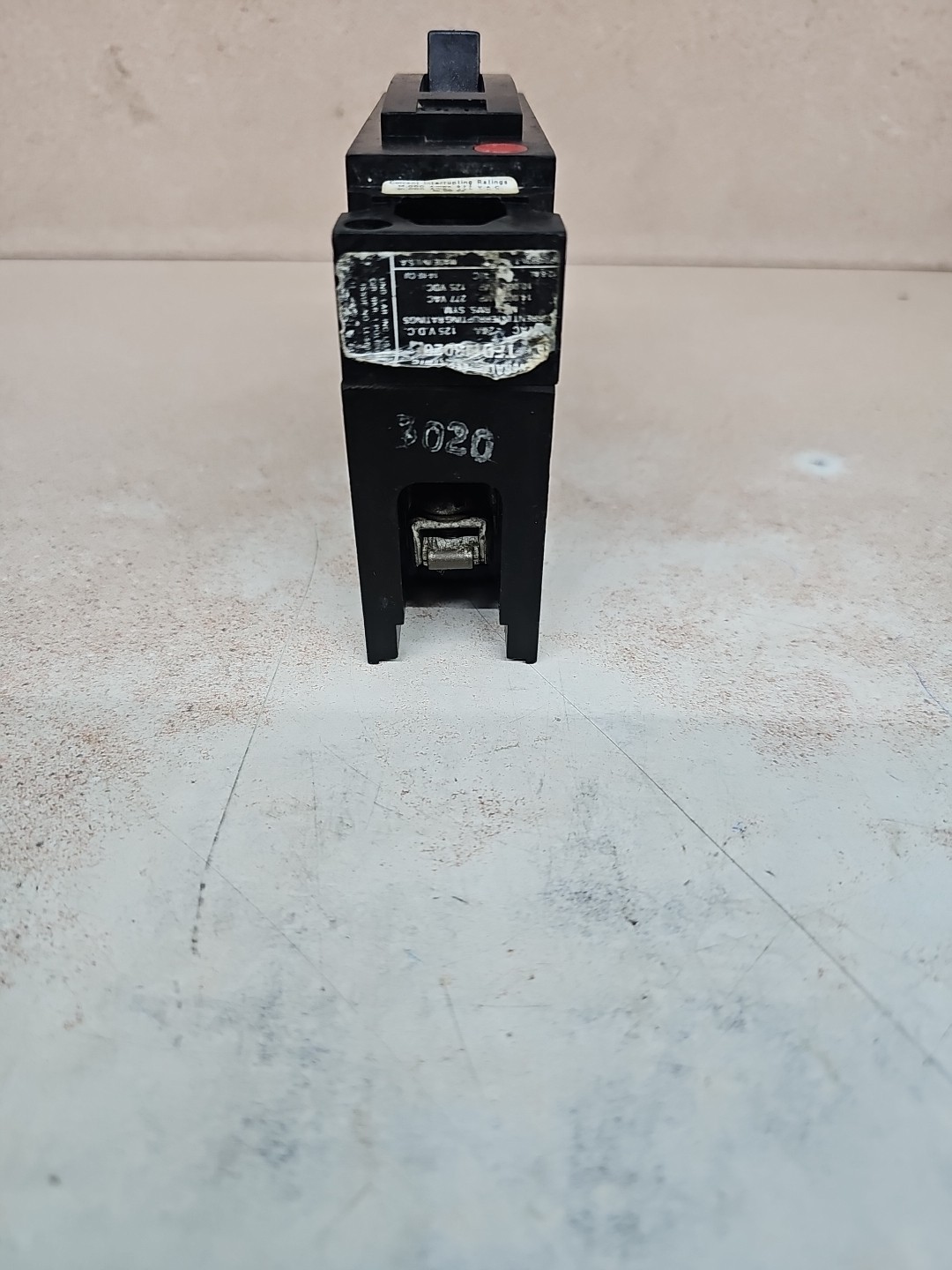 GE TED113020 Circuit Breaker, 20A, 1P, 277V Damaged Label
