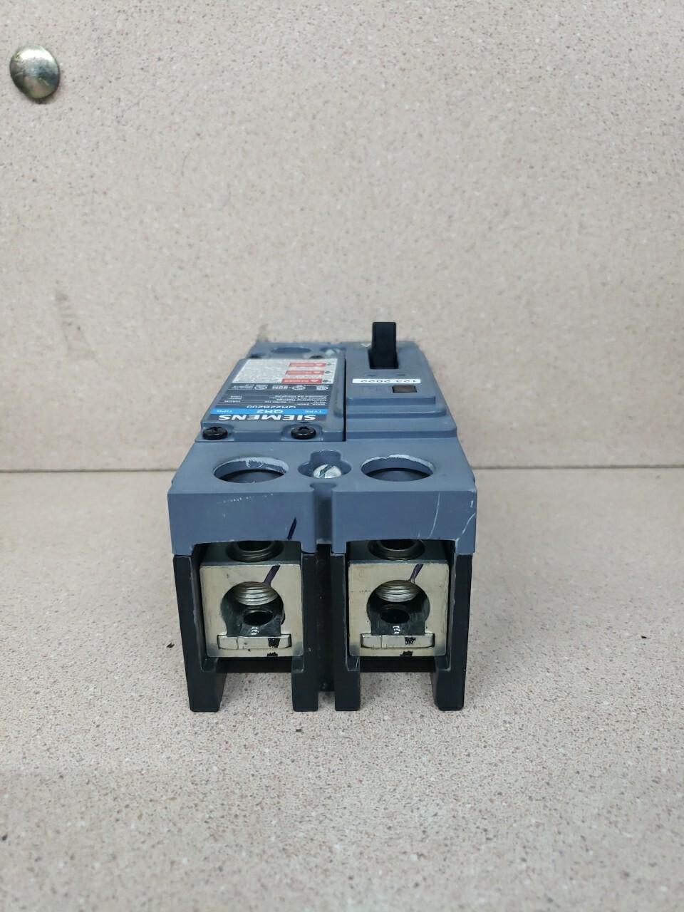SIEMENS QR22B200 – 200A 240V 10Ka type QR2 Circuit Breaker