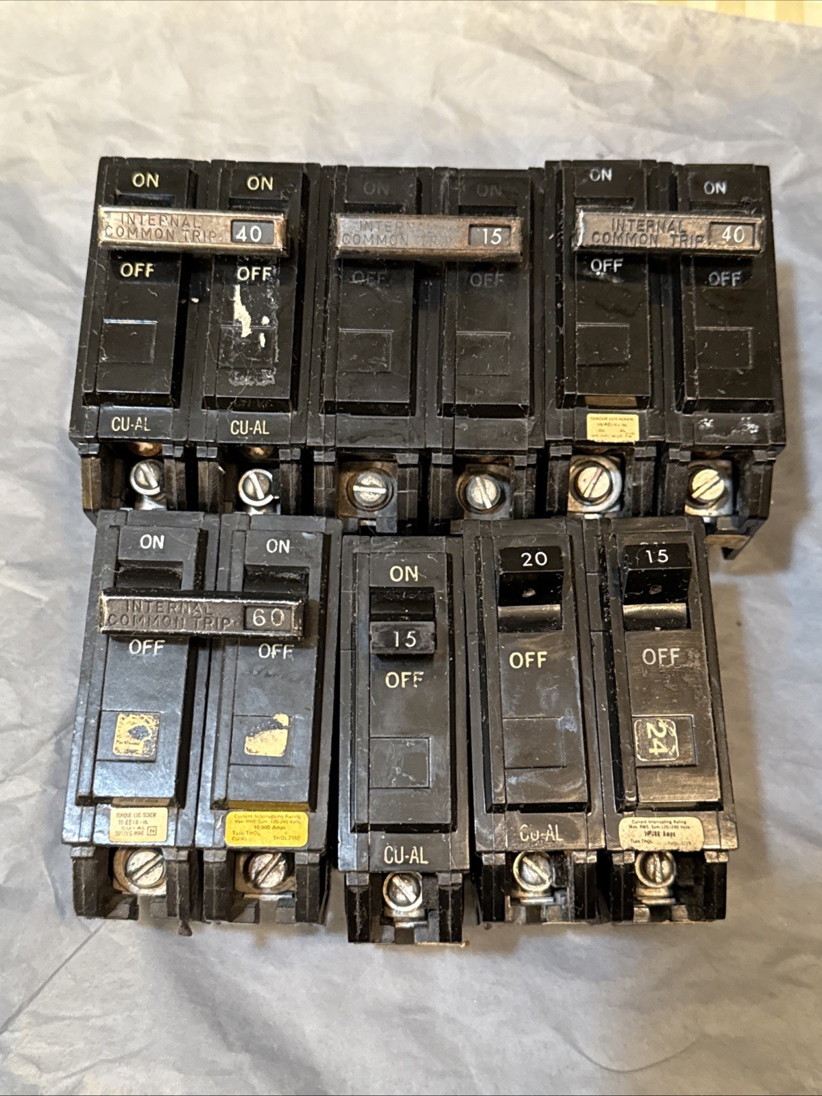 GE Lot Of 7 Breakers (3)-1 Pole 15Amp 20Amp (4)-2 Pole 15Amp 40Amp 60Amp