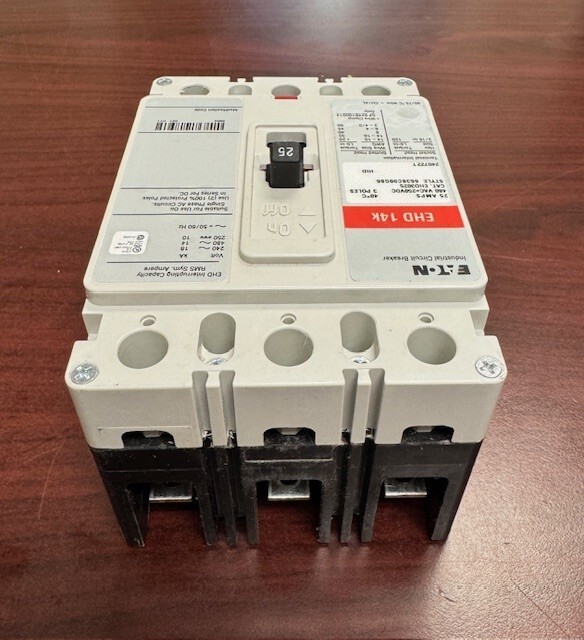 EHD3025 EHD 3Pole 25Amp 480Volt Bolt-On EATON Cutler Hammer NEW IN BOX