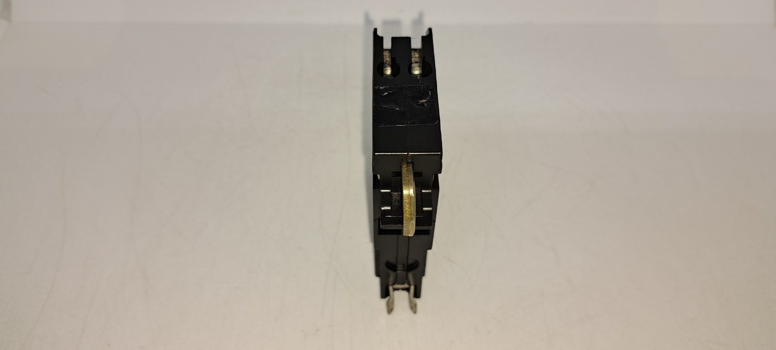 Square D QOT1515 15 Amp Tandem Twin Mini Circuit Breaker with hook