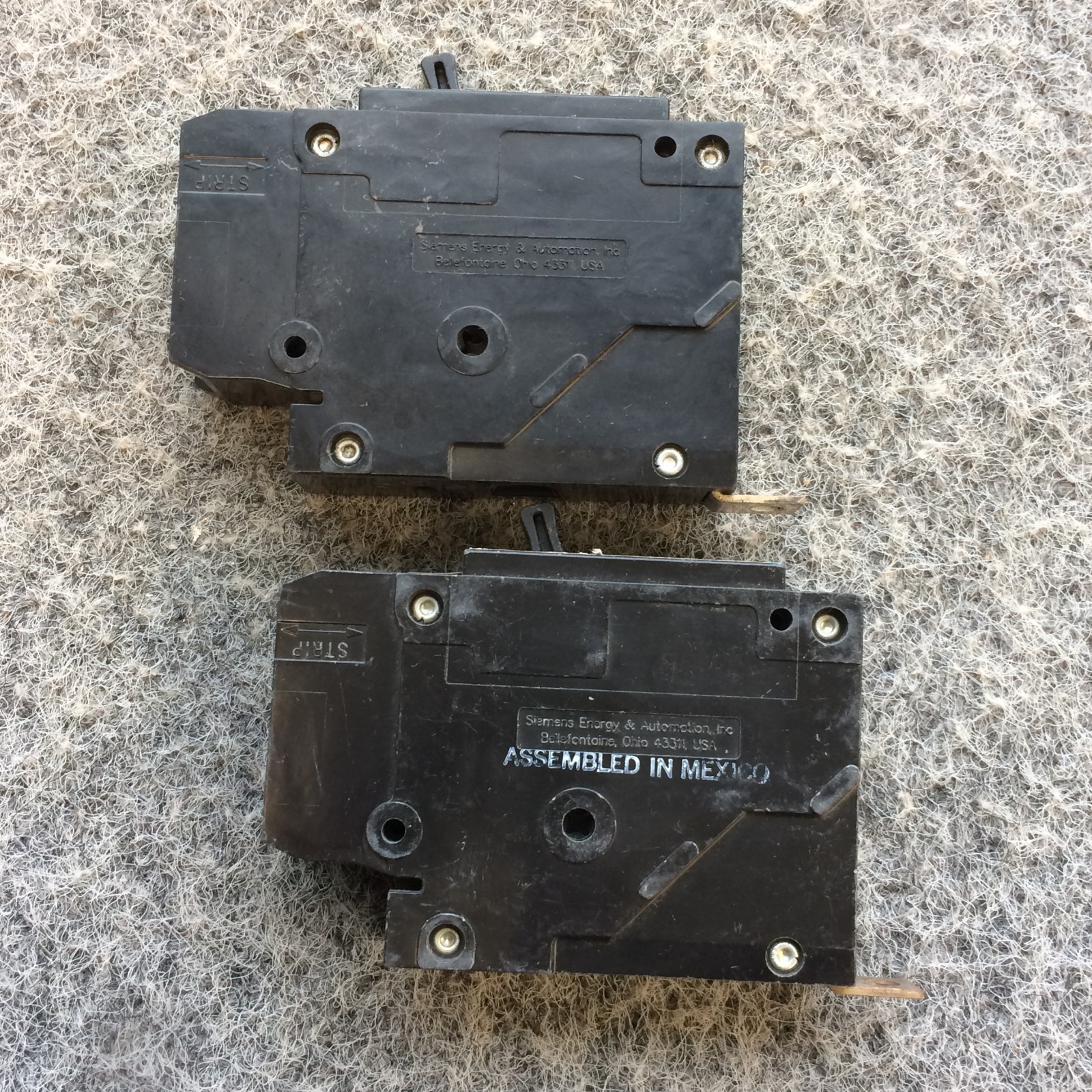 LOT OF 2 BQD120 SIEMENS 1 POLE, 277V, BOLT ON 20 AMP BREAKER