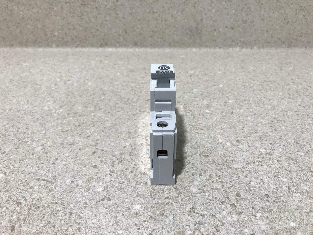 Allen Bradley 1492-CB1H300 Ser. B NEW