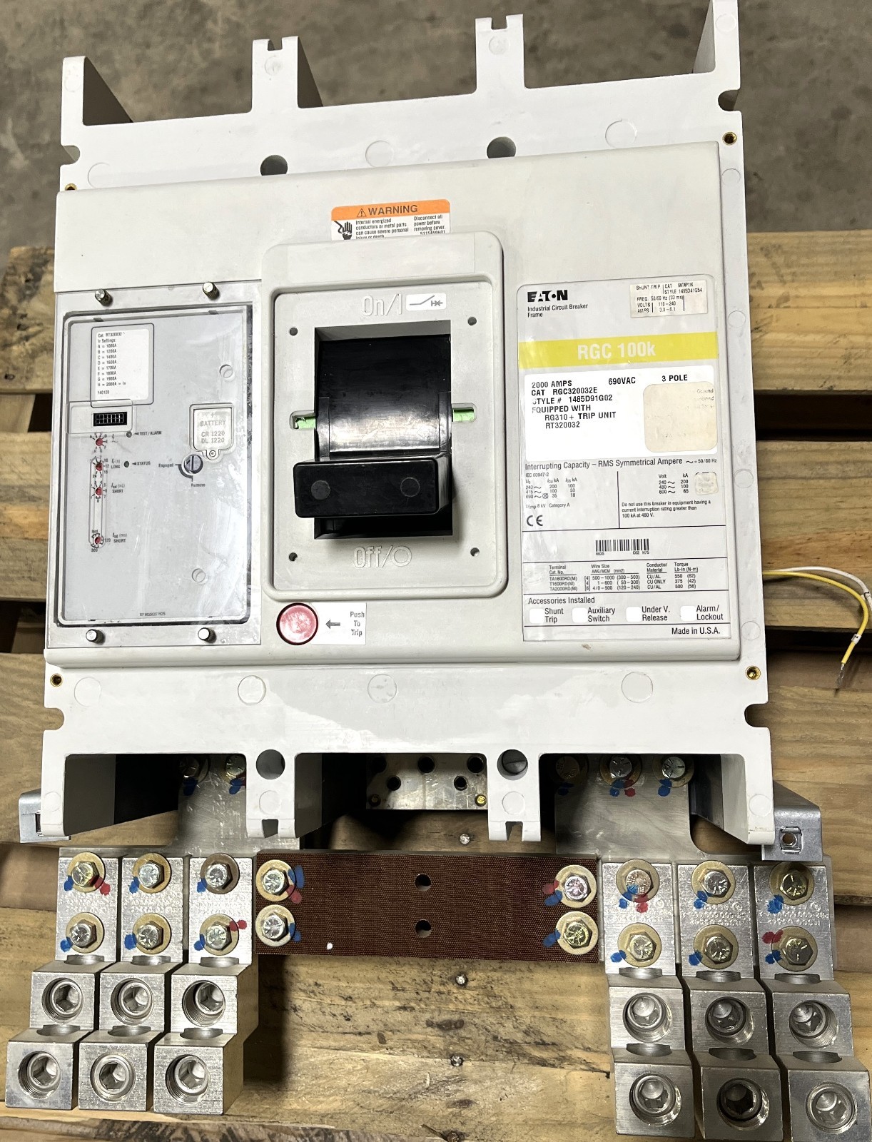EATON, RGC 100K, INDUSTRIAL CIRCUIT BREAKER, RGC320032E, 2000 AMPS, 690 VAC, NEW