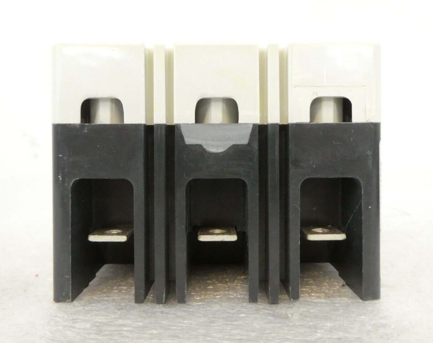 Cutler-Hammer FD3015L FDB3040WL11 3-Pole Circuit Breaker FDB 14k Lot of 4
