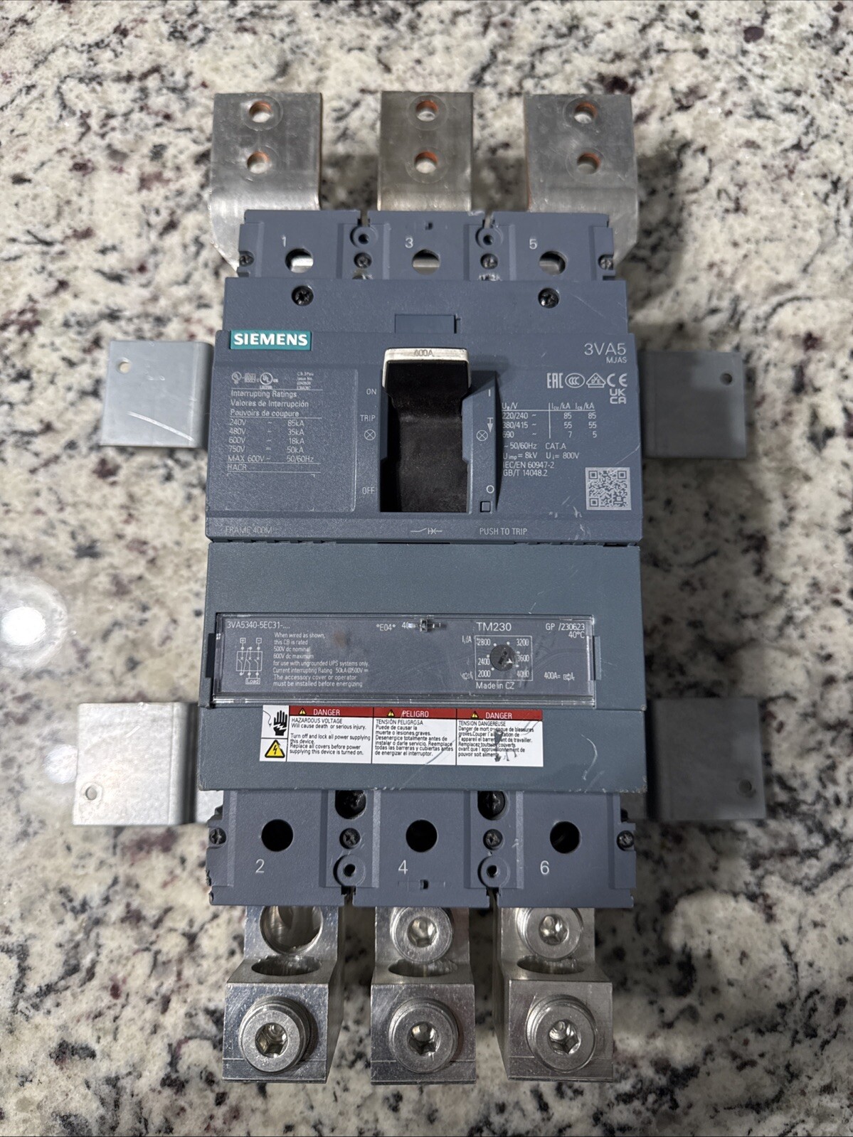 3VA5340-5EC31-0AA0 SIEMENS 3 POLE 400A 600 VOLT CIRCUIT BREAKER