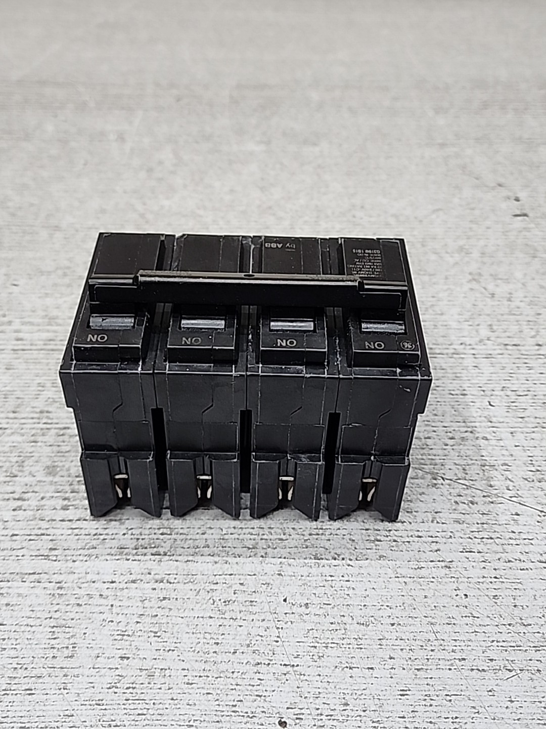 GE THQMV200WL 200 Amp 120/240 Volt 2-Pole Plug-In Mount  Main Circuit Breaker