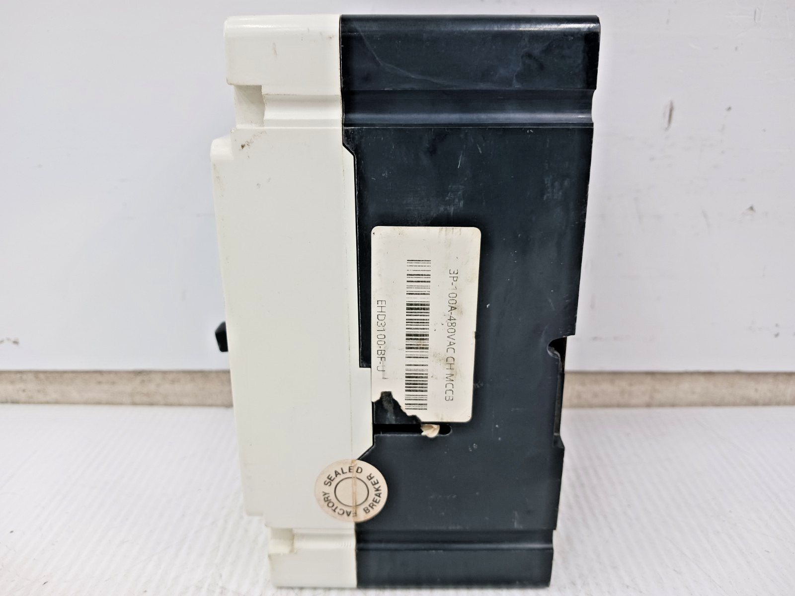 Westinghouse 100 Amp Circuit Breaker 3 Pole 480 VAC / 250 VDC EHD3100 *Flaw*