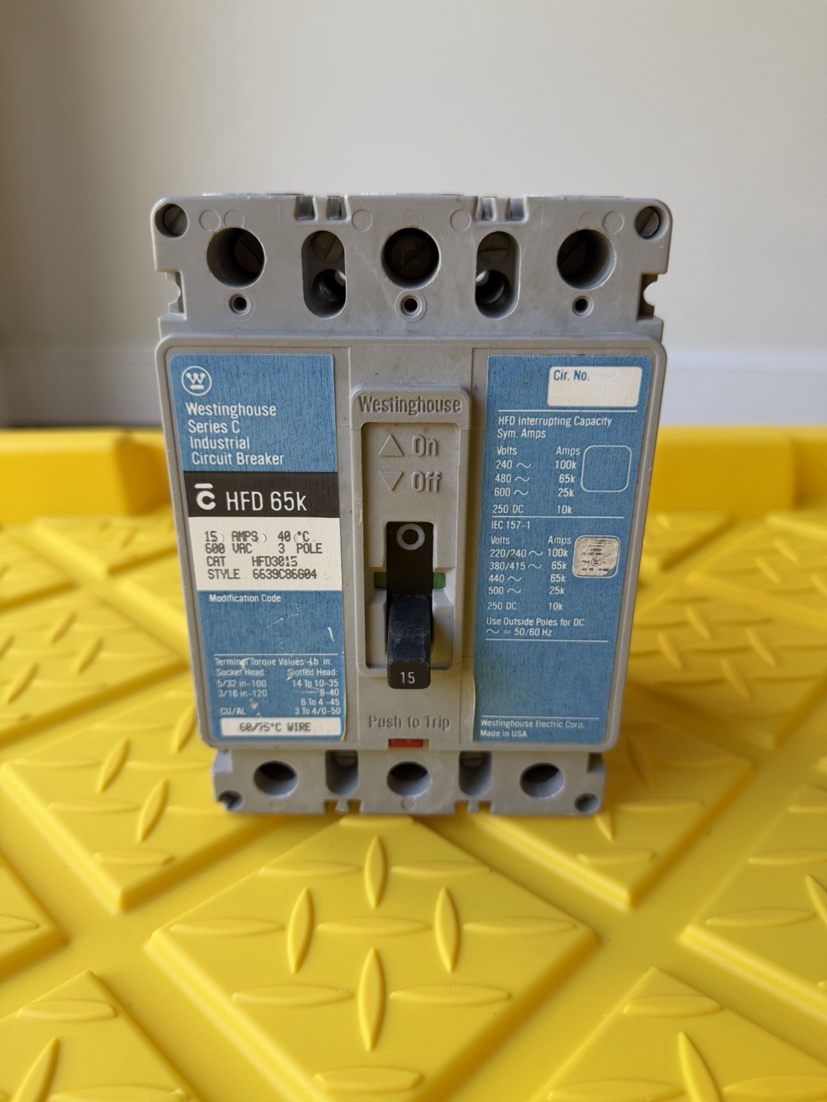 Eaton / Cutler-Hammer HFD3015 15A 600 VAC 3P Molded Case Circuit Breaker