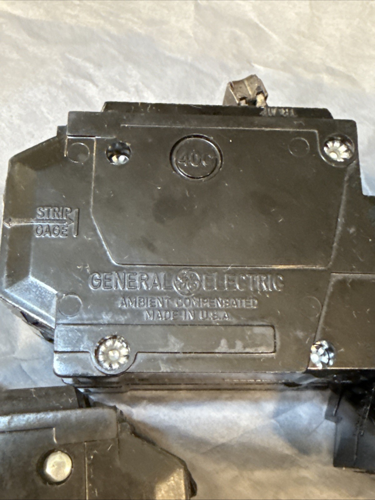 GE Lot Of 7 Breakers (3)-1 Pole 15Amp 20Amp (4)-2 Pole 15Amp 40Amp 60Amp