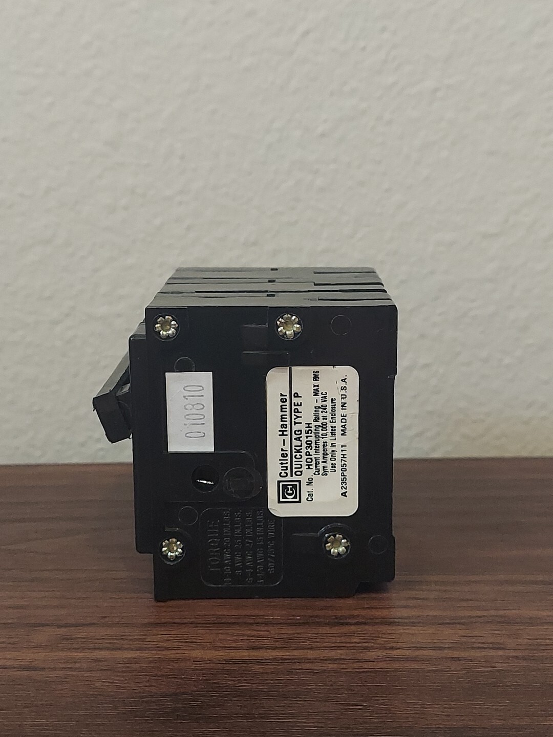 Cutler Hammer HQP3015H 3 pole 15 amp PLUG IN/ON Circuit Breaker (eaton)