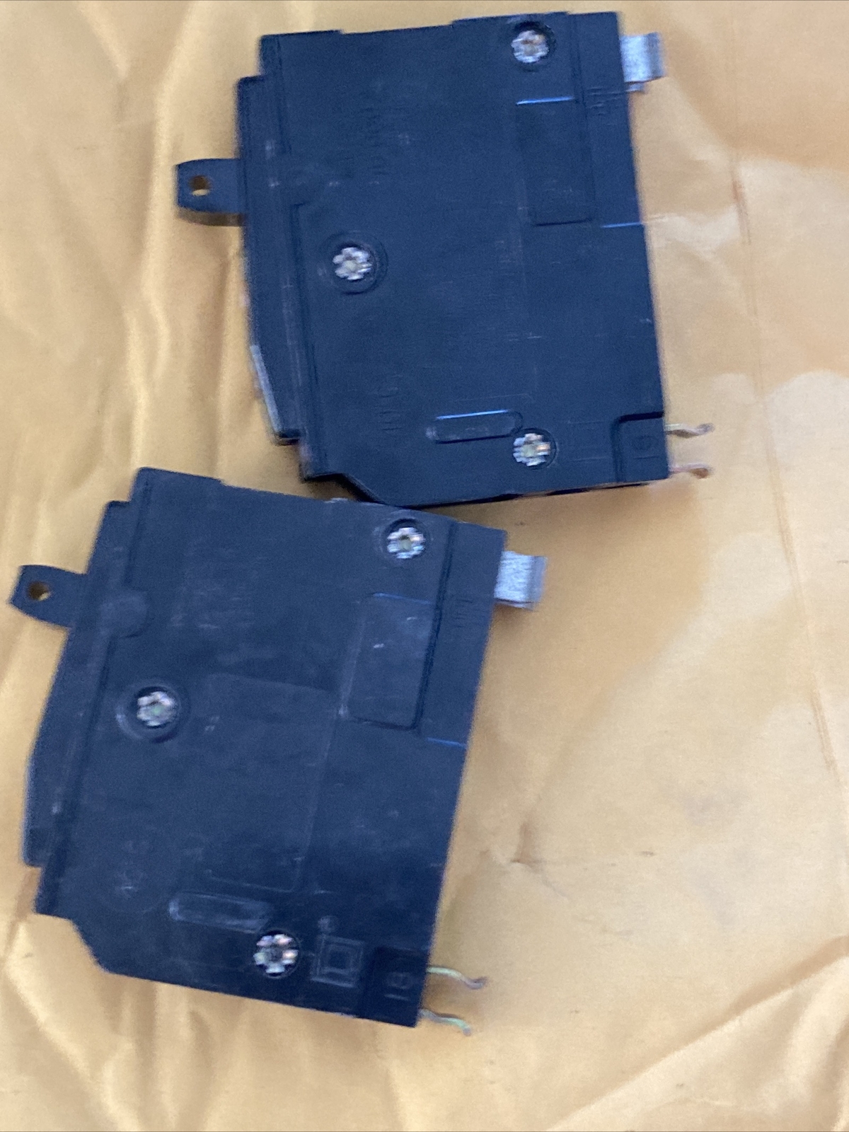 Lot of 2 Square D QO115 15 Amp 1 Pole 120/240V Circuit Breaker Black Trip Window