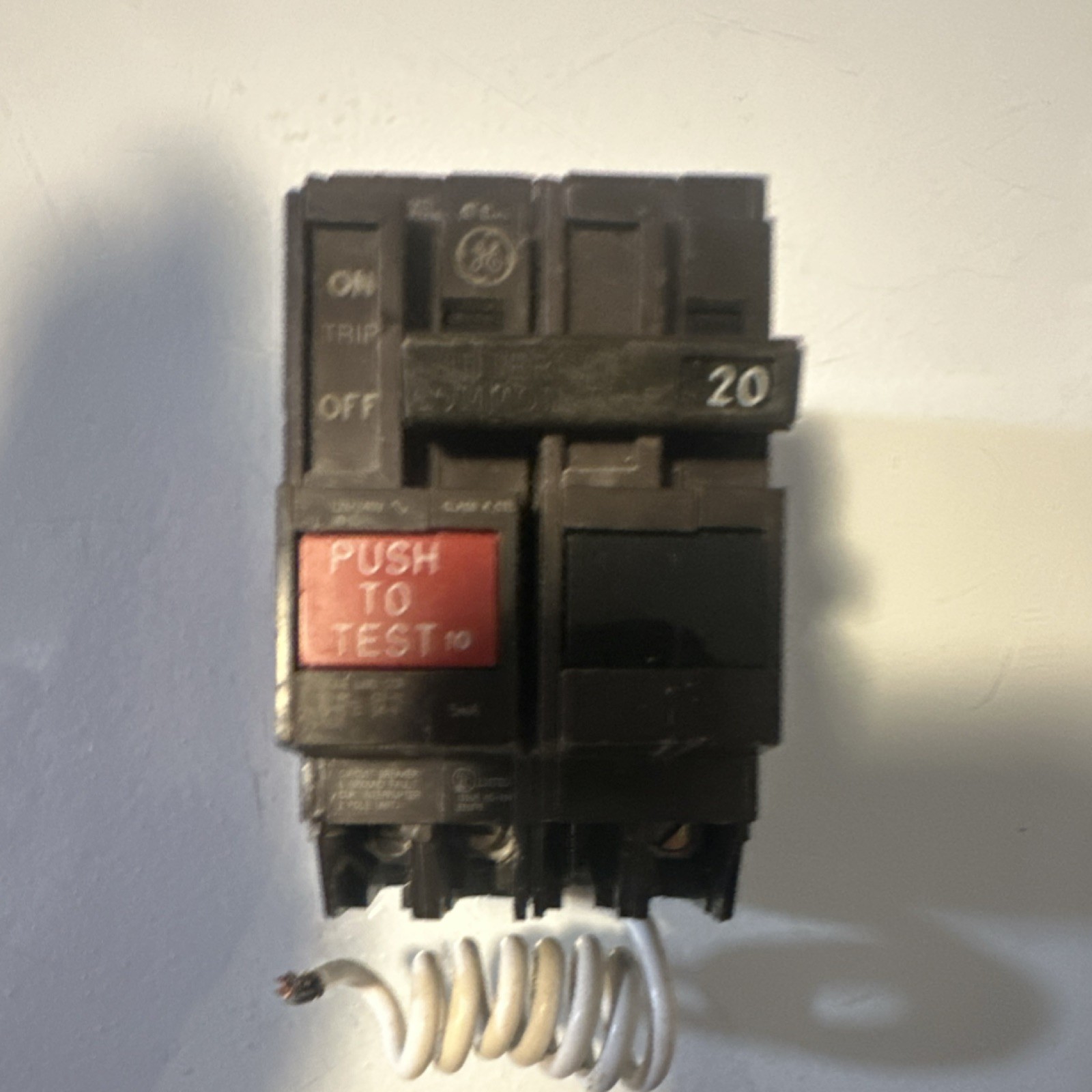 GE Circuit Breaker Push to Test 20A 2-Pole Plug-In 120/240V AC