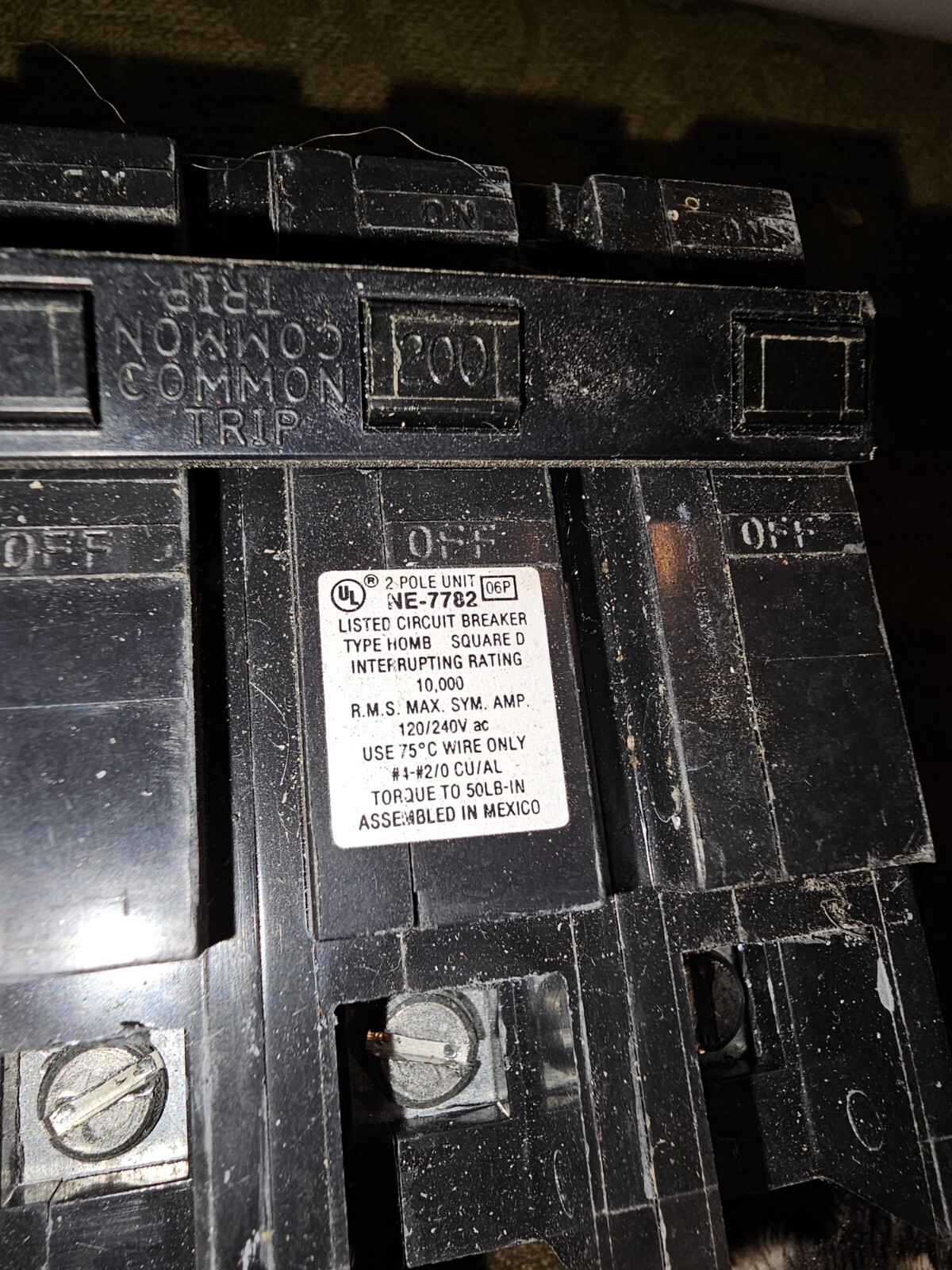 Square D Homeline HOM2200 4 Pole 200A 120/240VAC LC HOM Main Circuit Breaker