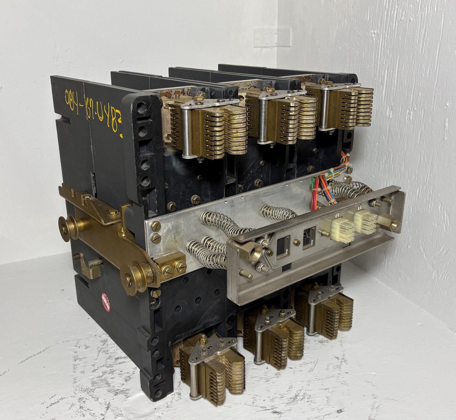 Westinghouse SPB 100 1600A LSIG Pow-R Breaker w/ 1600 Amp Plug SPB100 3P Ground