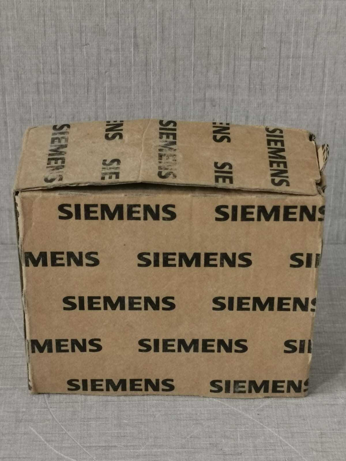 SIEMENS GAMMA 5WG1 140-1AB13 INSTABUS LINE COUPLER WITH OLD STOCK BOX