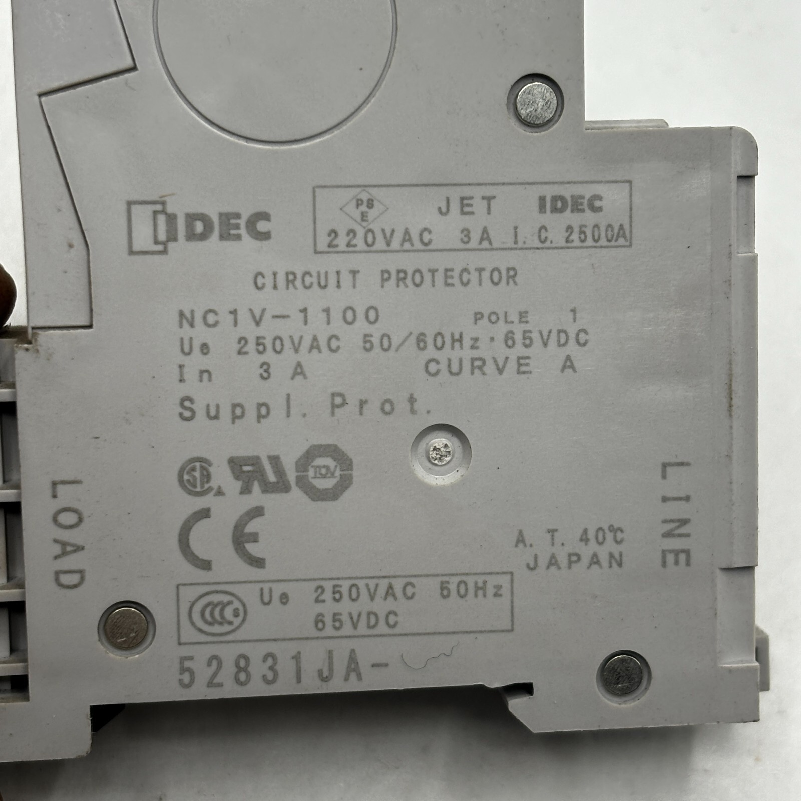 IDEC NC1V-1100 CIRCUIT PROTECTOR 1 POLE NC1V-11 AC/DC 3A 250VAC 50/60HZ🔔