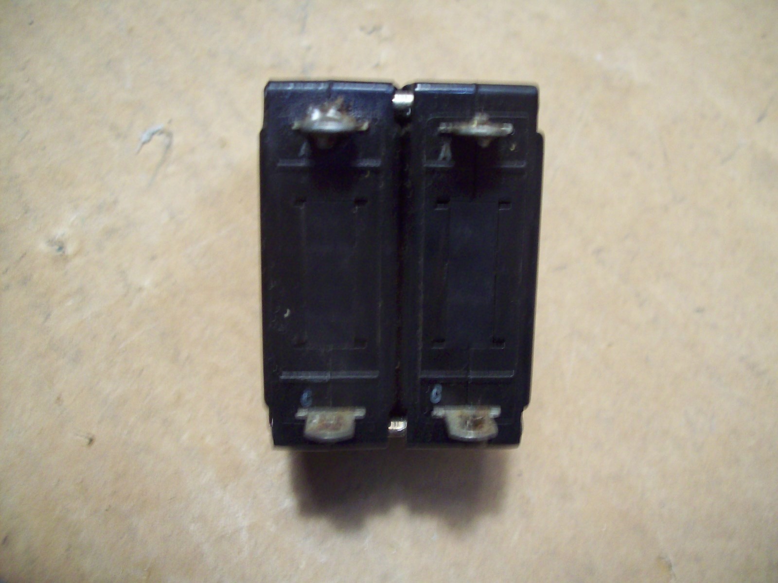 AIRPAX CAT# APG11-2353-1 250VAC 5A 2 POLE CIRCUIT BREAKER P286