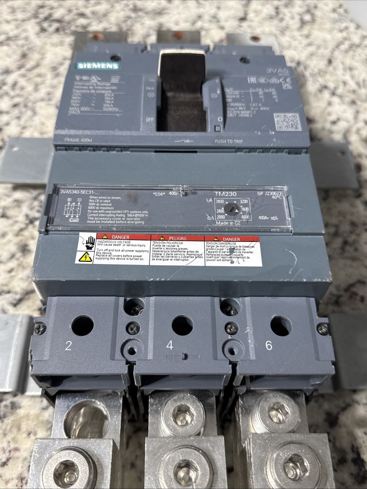 3VA5340-5EC31-0AA0 SIEMENS 3 POLE 400A 600 VOLT CIRCUIT BREAKER
