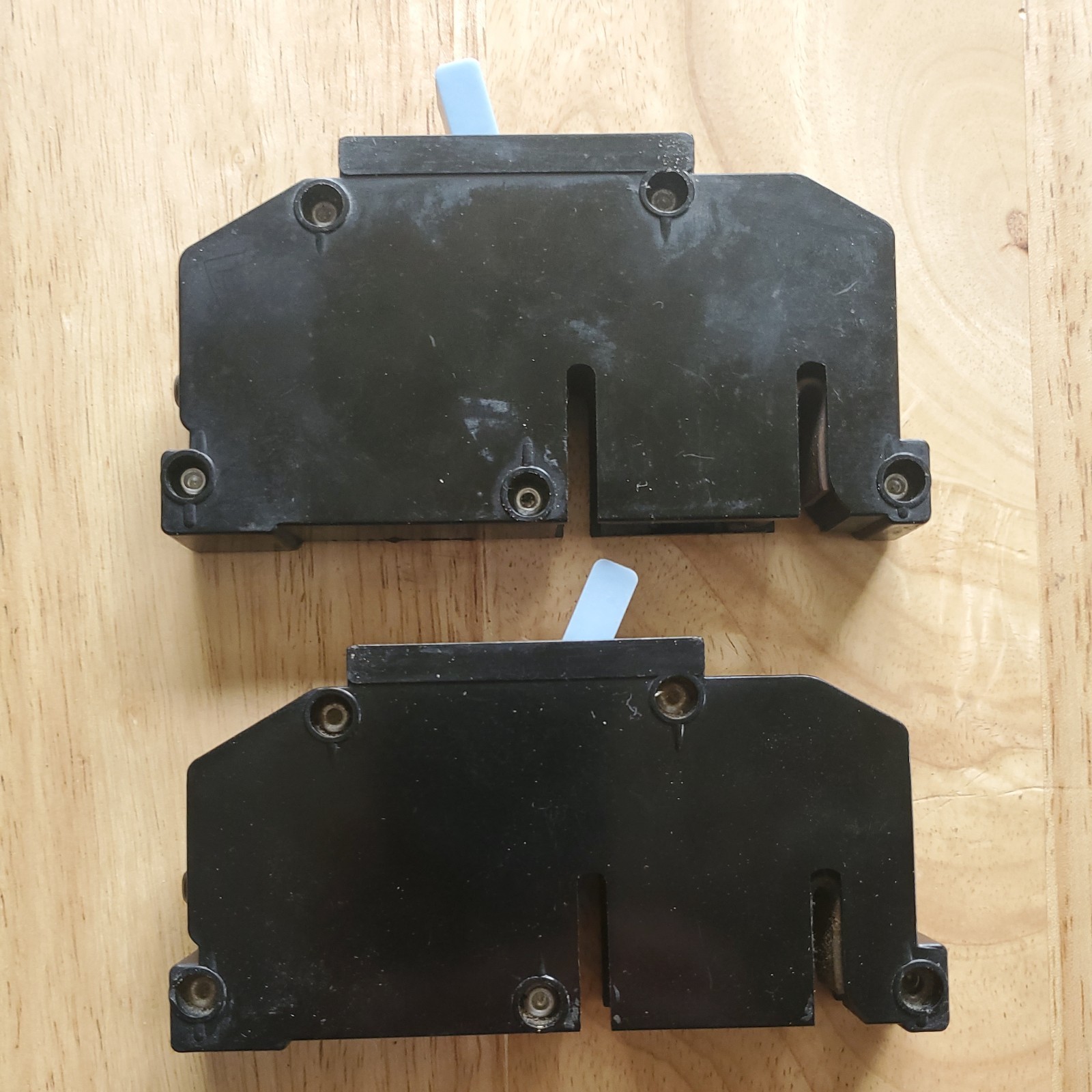 Lot of 2 Zinsco Type T T115 1 pole 15 amp 120 V Circuit Breaker