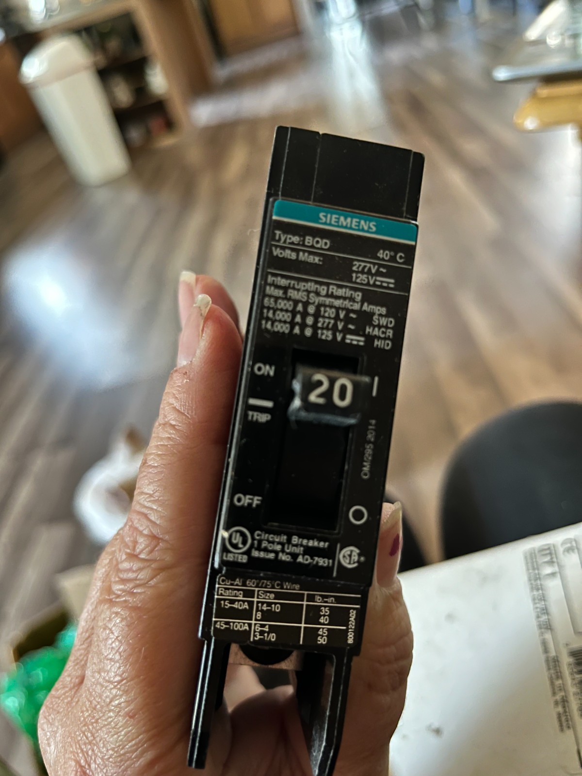 Siemens BQD120 20-Amp Single Pole 277V AC / 125V DC 14KAIC Bolt in Breaker
