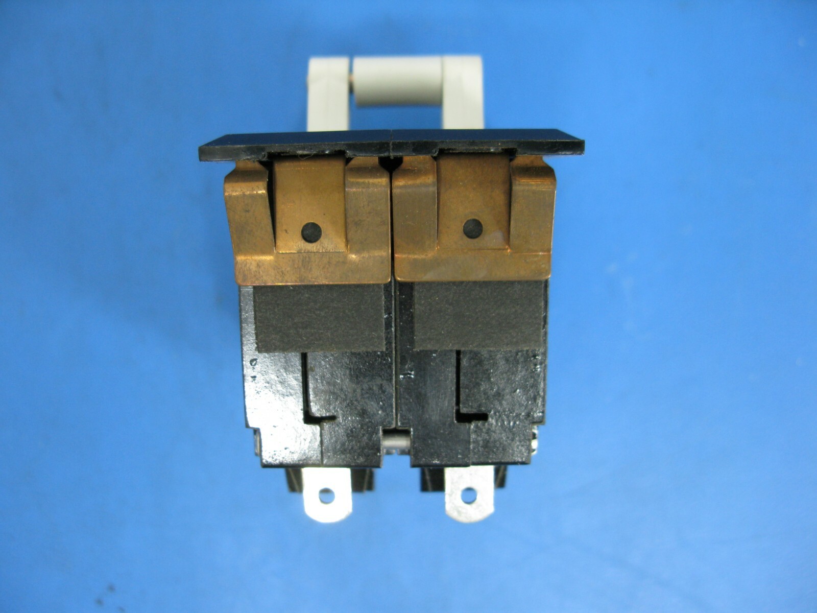 Heinemann JB2-AB-A-0006-20-E 6 Amp 250 V Medium Delay 18x Inrush Snap-In Panel