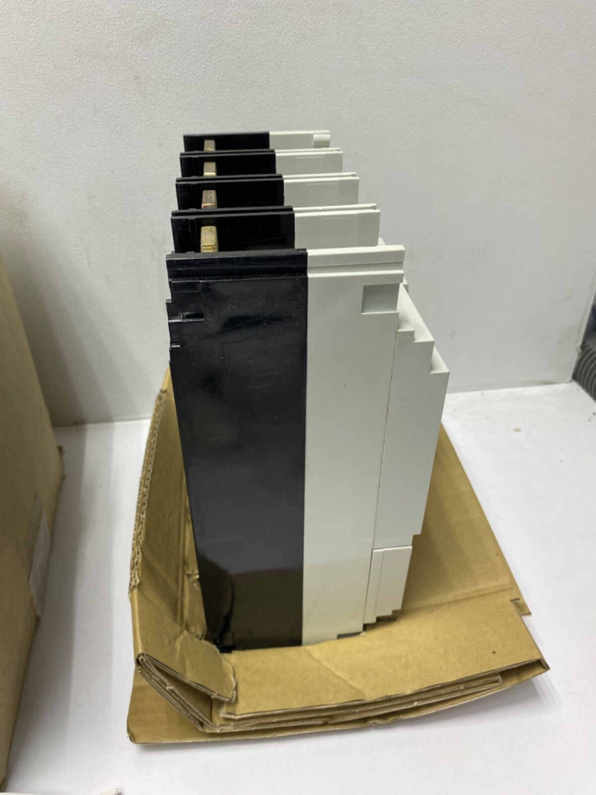 AEG circuit breaker MCE 639S MCE639S4630 / 4 Pole 630A