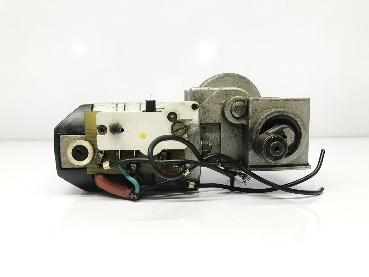 ABB SACE F1 SERIES 200-250V MECHANISM MOTOR FOR ABB F1 CIRCUIT BREAKER S/N:3348