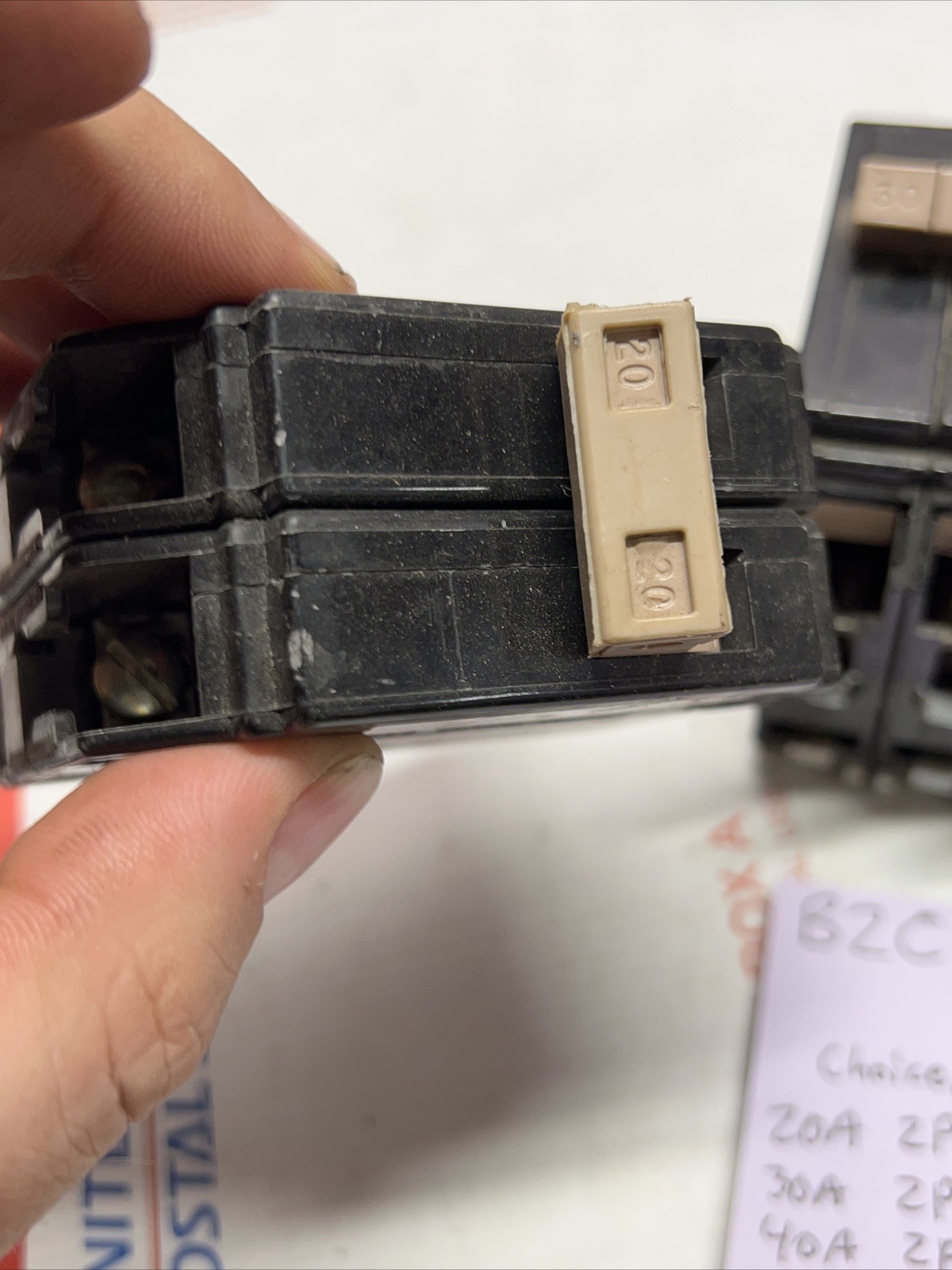 Eaton Cutler Hammer CH 230 CH250 CH240 2P 20A 30A 40A 50A Circuit Breaker ED4U
